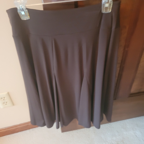 Skater Skirt - Picture 1 of 2